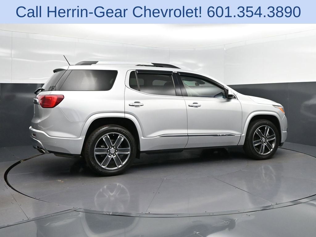 Used 2017 GMC Acadia Denali w/ Technology Package image 8