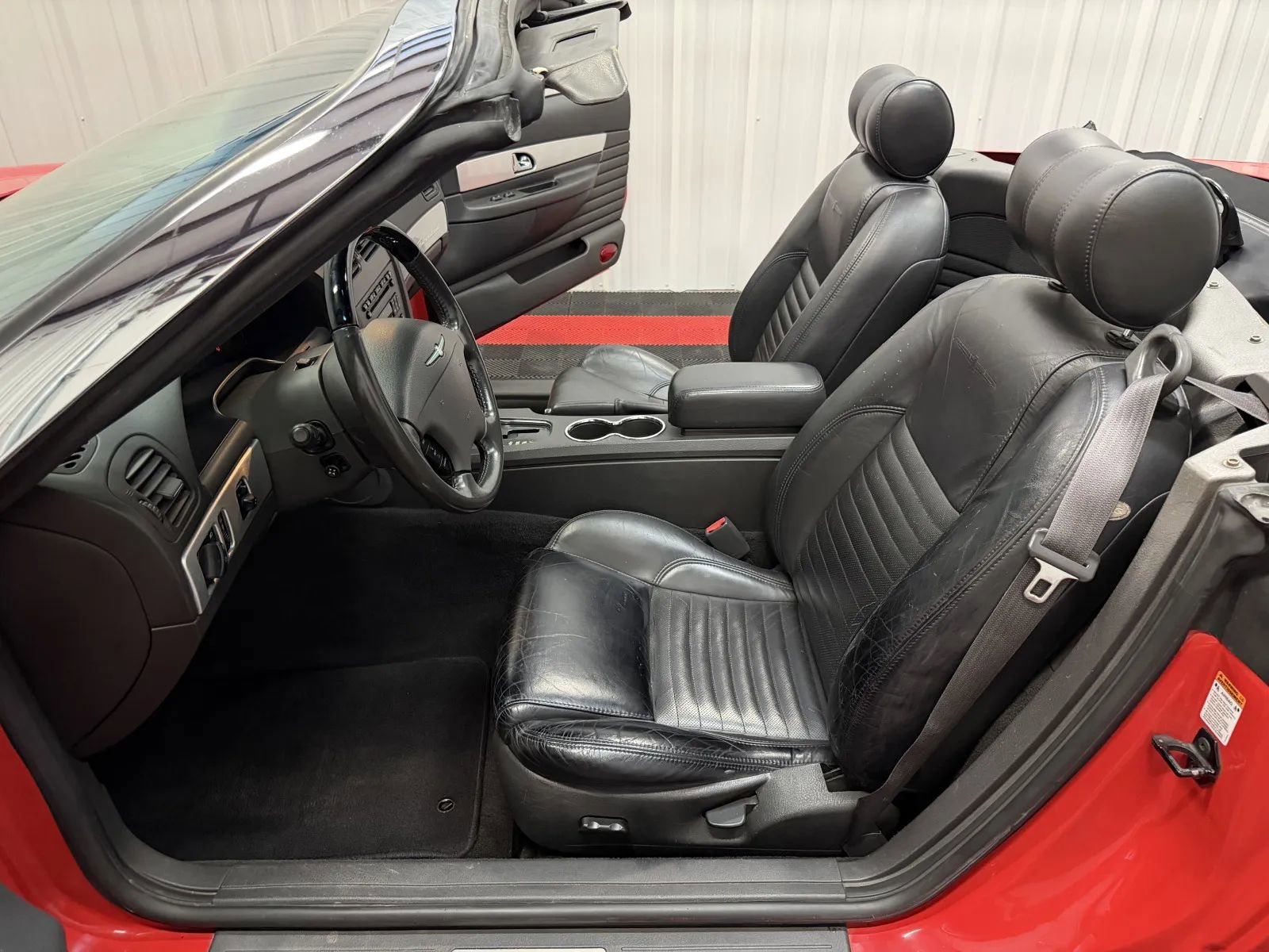 Used 2002 Ford Thunderbird image 35