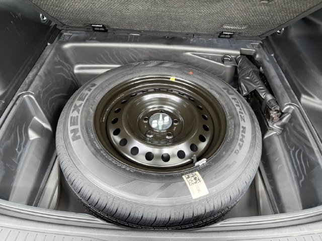 Used 2024 Jeep Grand Cherokee Altitude AWD/4WD image 17