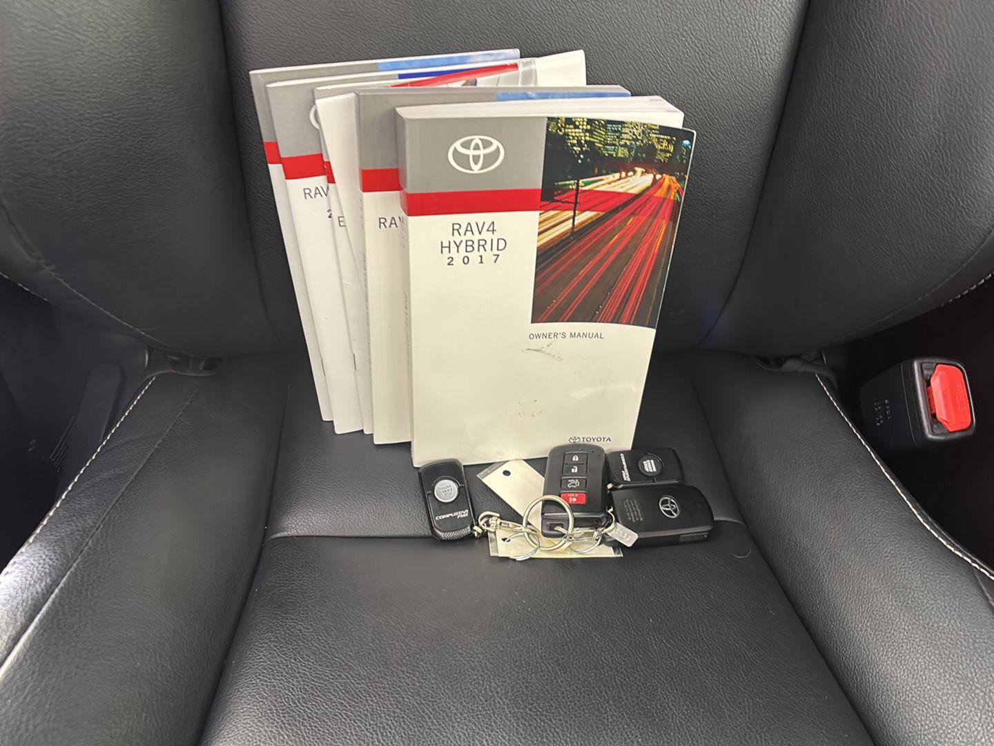 Used 2017 Toyota RAV4 Limited w/ Carpet Mat Package AWD/4WD image 23
