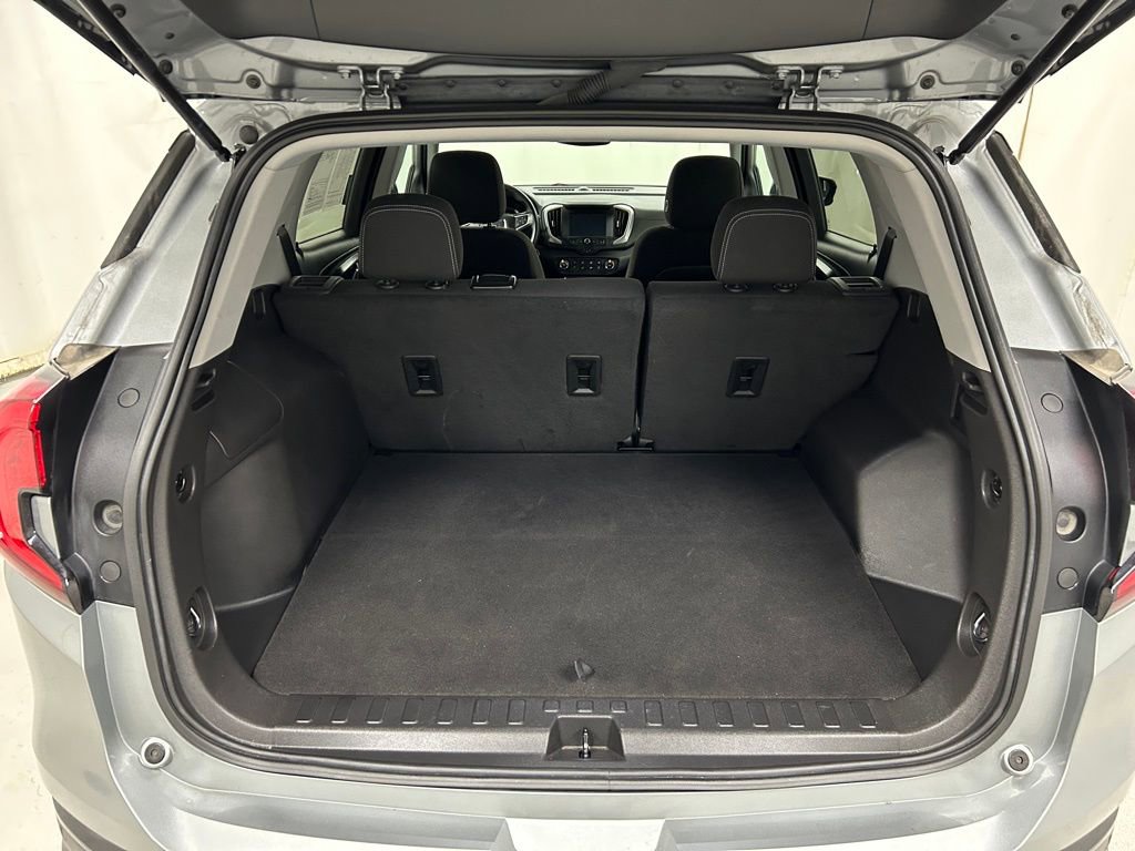 Used 2023 GMC Terrain SLE w/ Elevation Edition AWD/4WD image 11