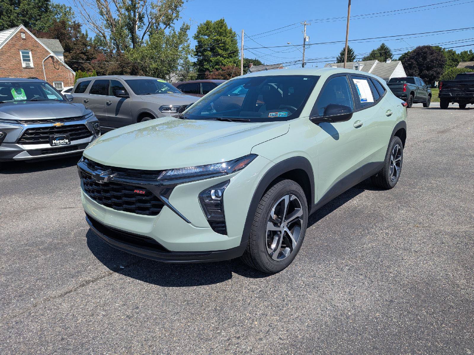 Used 2024 Chevrolet Trax RS w/ Driver Confidence Package FWD image 3