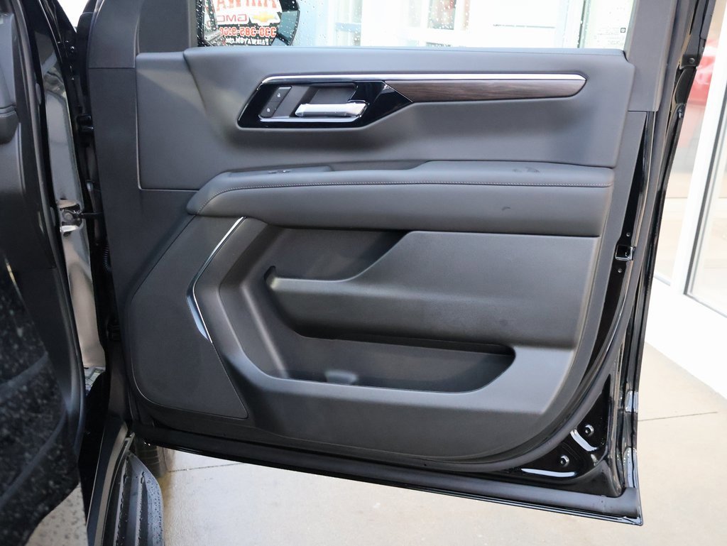 New 2026 Chevrolet Suburban LS image 37