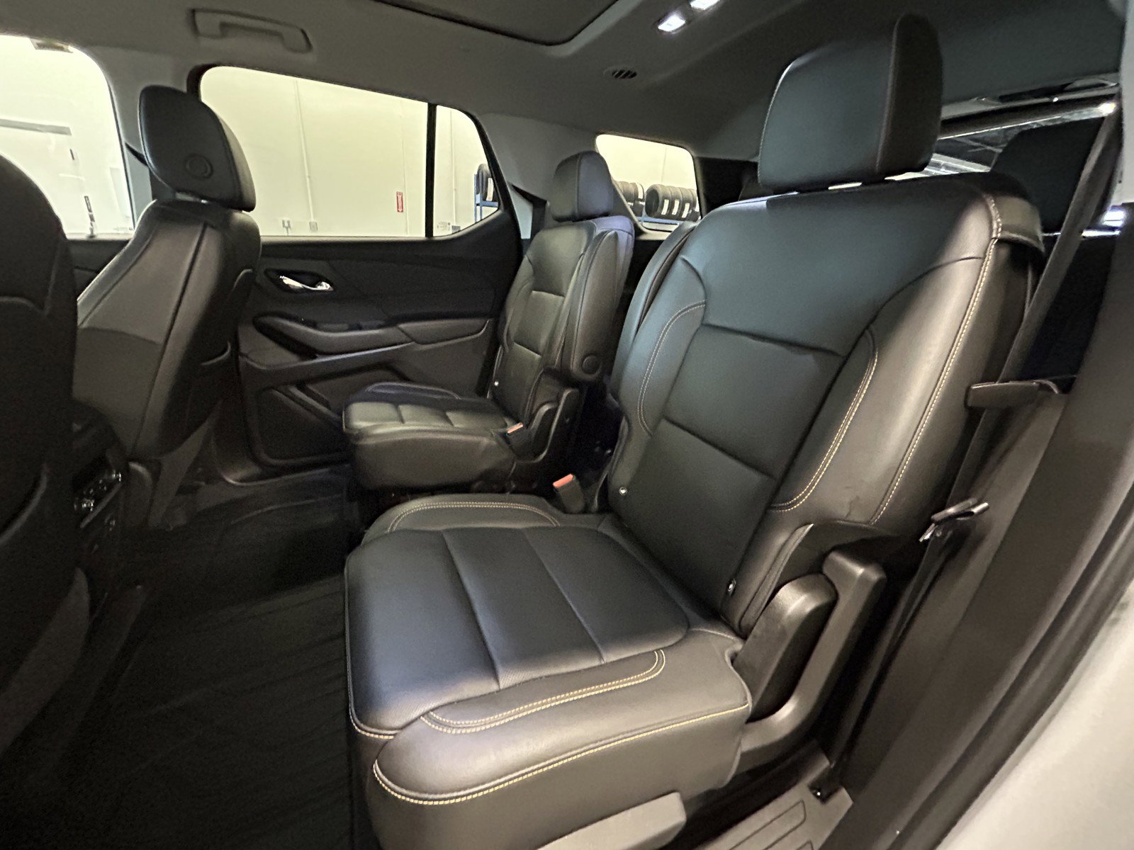 Used 2021 Chevrolet Traverse Premier w/ LPO, Blackout Package image 14