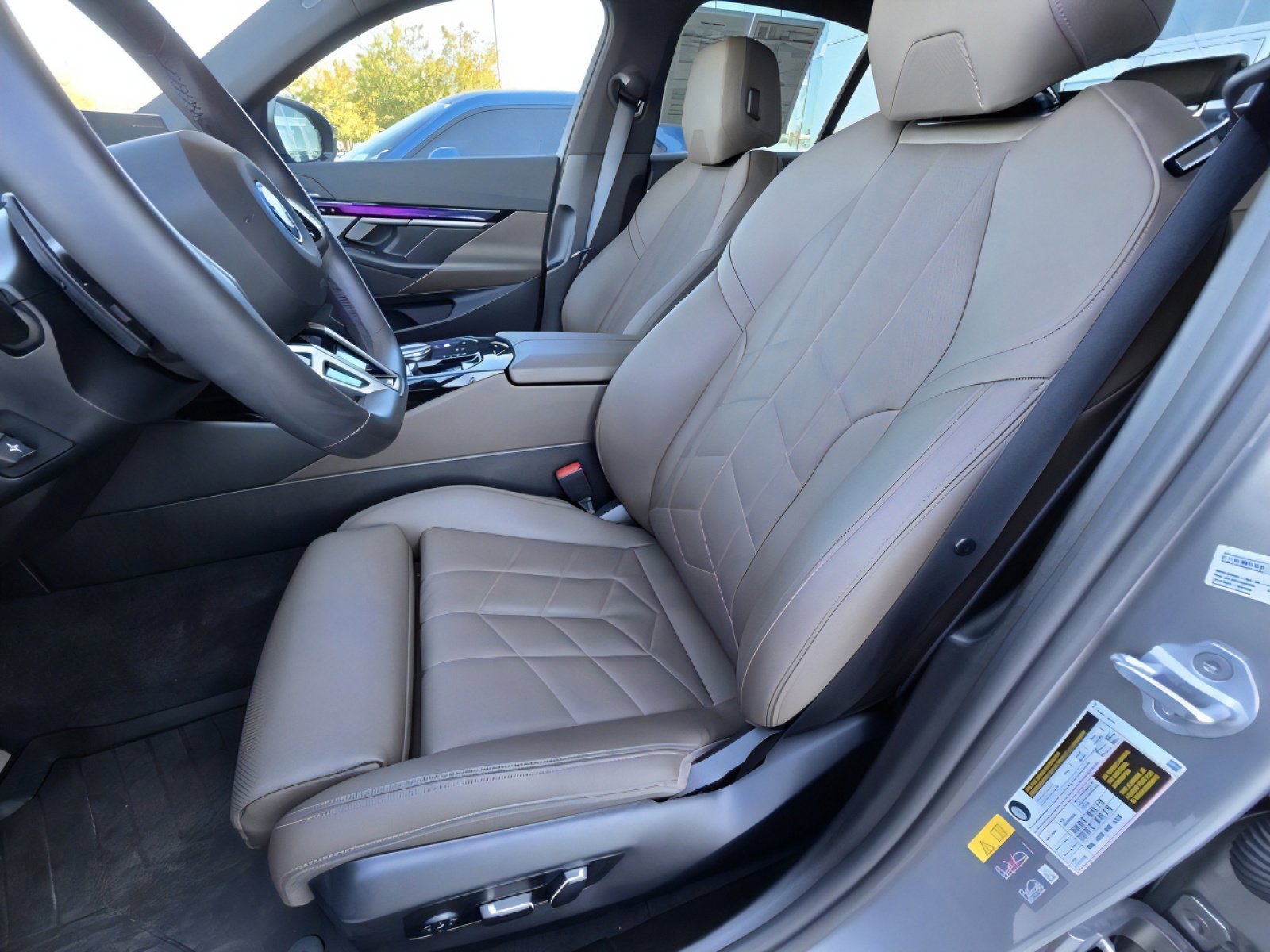 Used 2025 BMW i5 eDrive40i w/ M Sport Package image 17