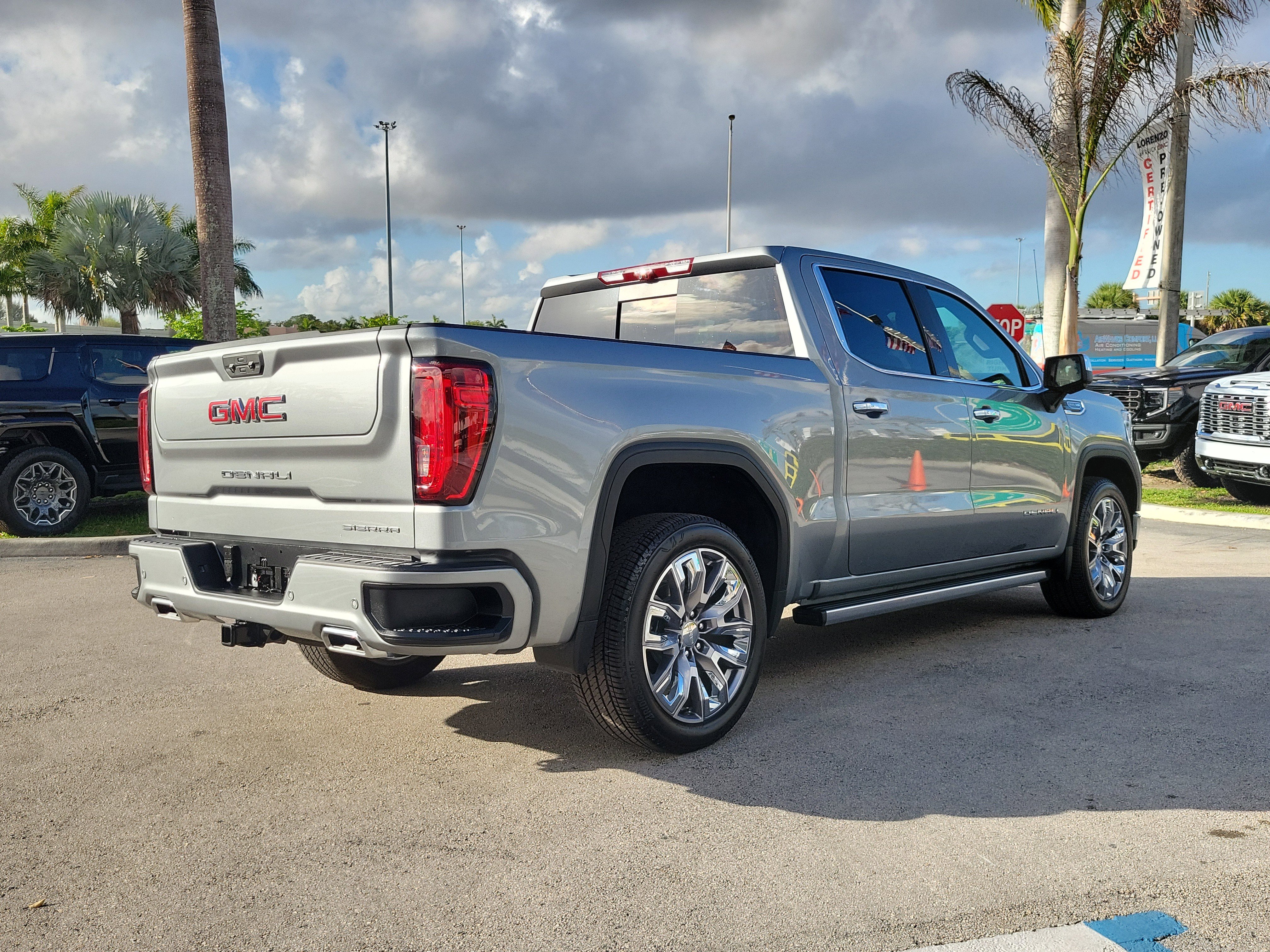 Used 2026 GMC Sierra 1500 Denali w/ Denali Reserve Package image 5