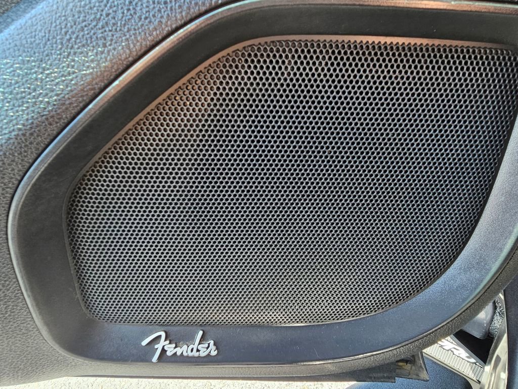 Used 2023 Nissan Titan PRO-4X w/ Pro-4x Convenience Package image 18