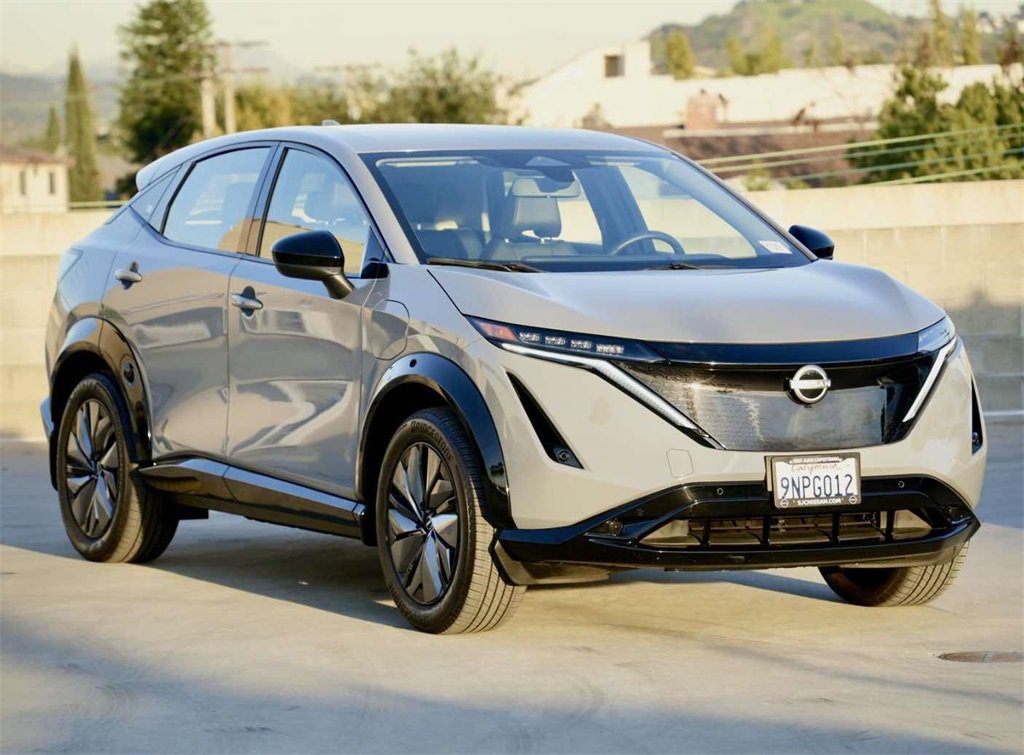Used 2024 Nissan Ariya AWD image 2