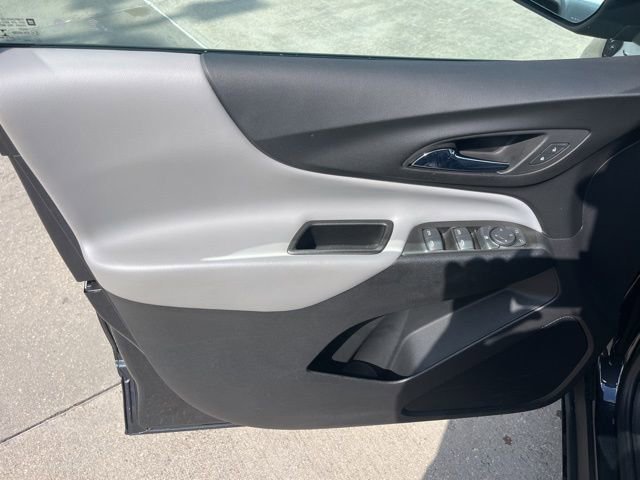 Used 2022 Chevrolet Equinox LS w/ Driver Confidence II Package image 12