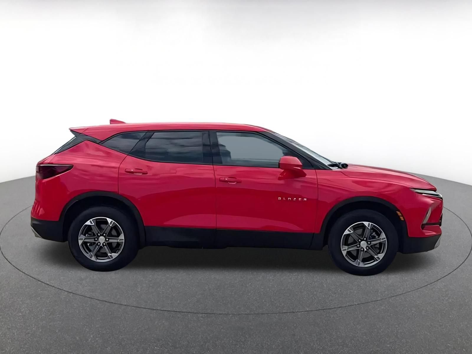 Used 2025 Chevrolet Blazer LT FWD image 16