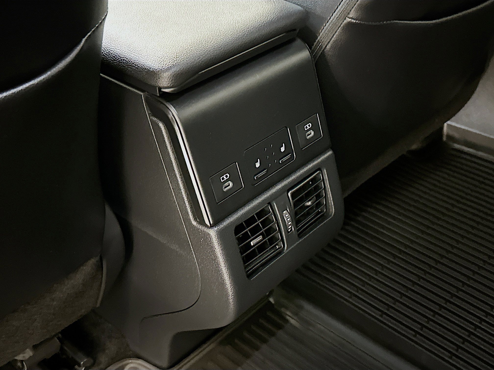 Used 2023 Subaru Solterra AWD image 28