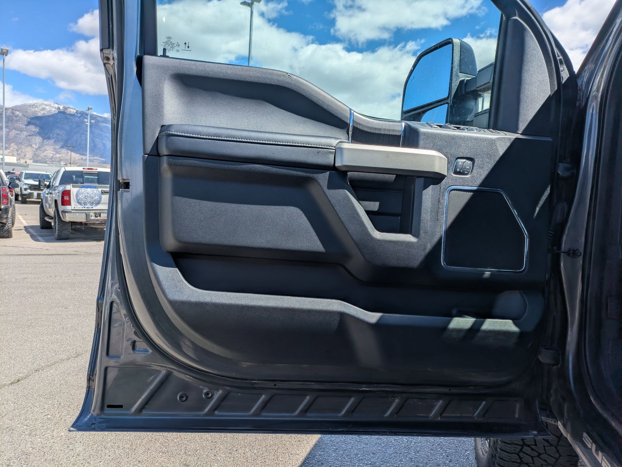 Used 2020 Ford F350 Lariat AWD/4WD image 12