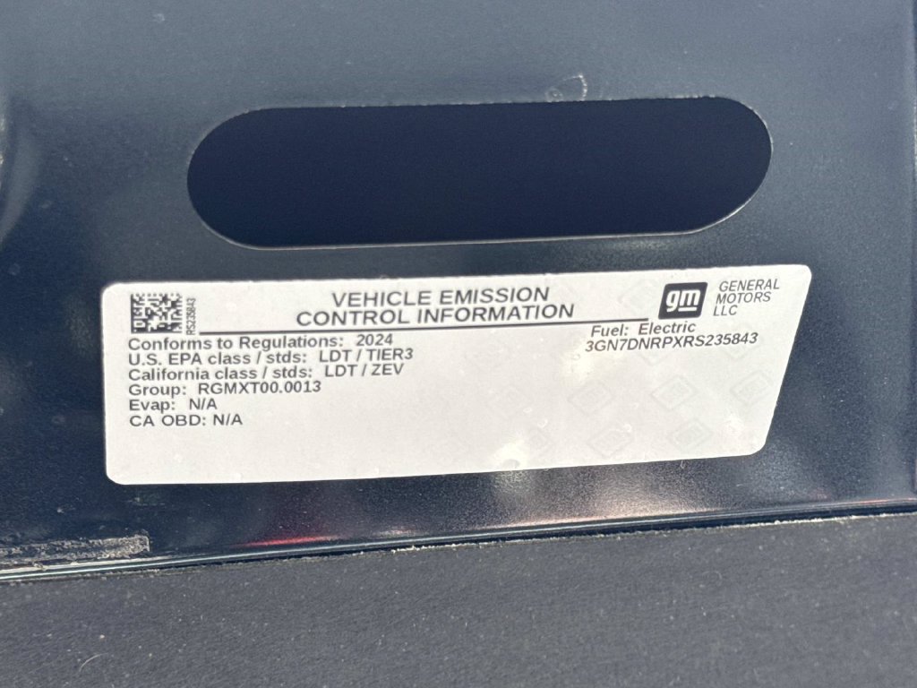 Used 2024 Chevrolet Equinox EV RS FWD image 18