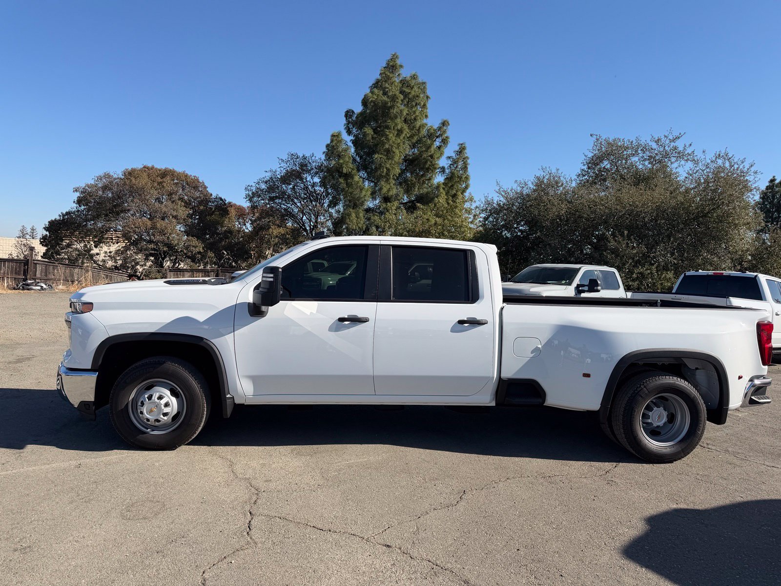 Used 2025 Chevrolet Silverado 3500 W/T RWD image 2