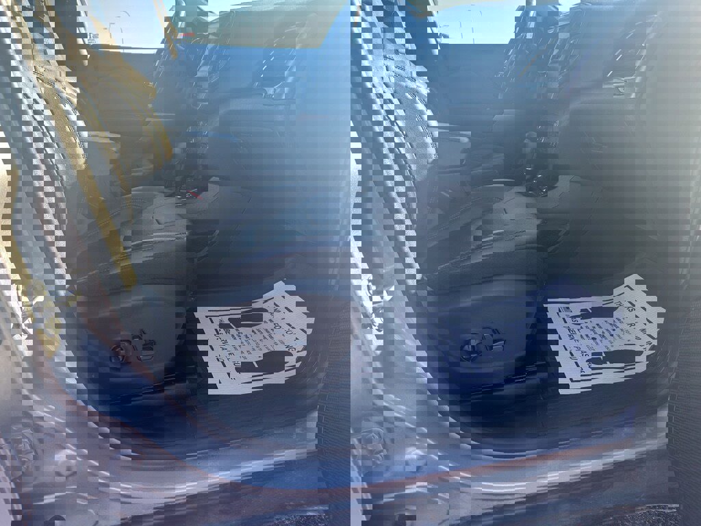 Used 2021 Jeep Cherokee Latitude Lux w/ Mopar Interior Package image 18