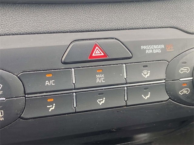 Used 2017 Kia Sorento L image 25