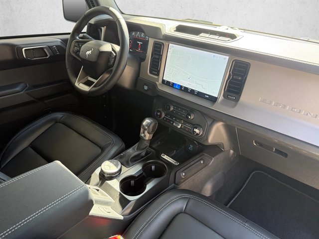 Used 2025 Ford Bronco Outer Banks AWD/4WD image 23