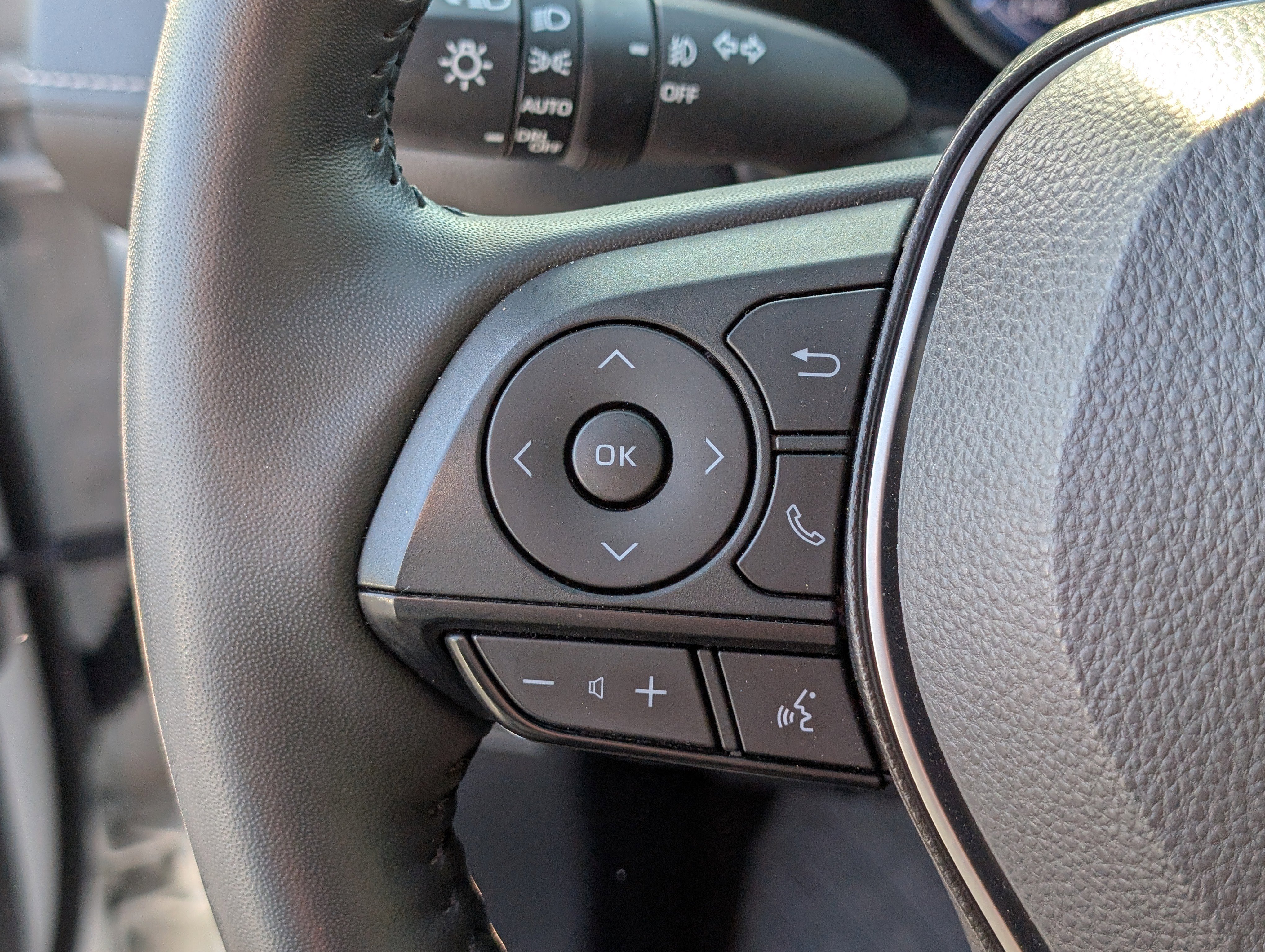 Used 2023 Toyota RAV4 XLE Premium image 24