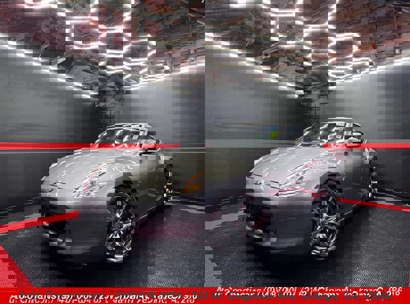 Used 2009 Nissan 370Z Touring w/ Sport Pkg RWD image 2