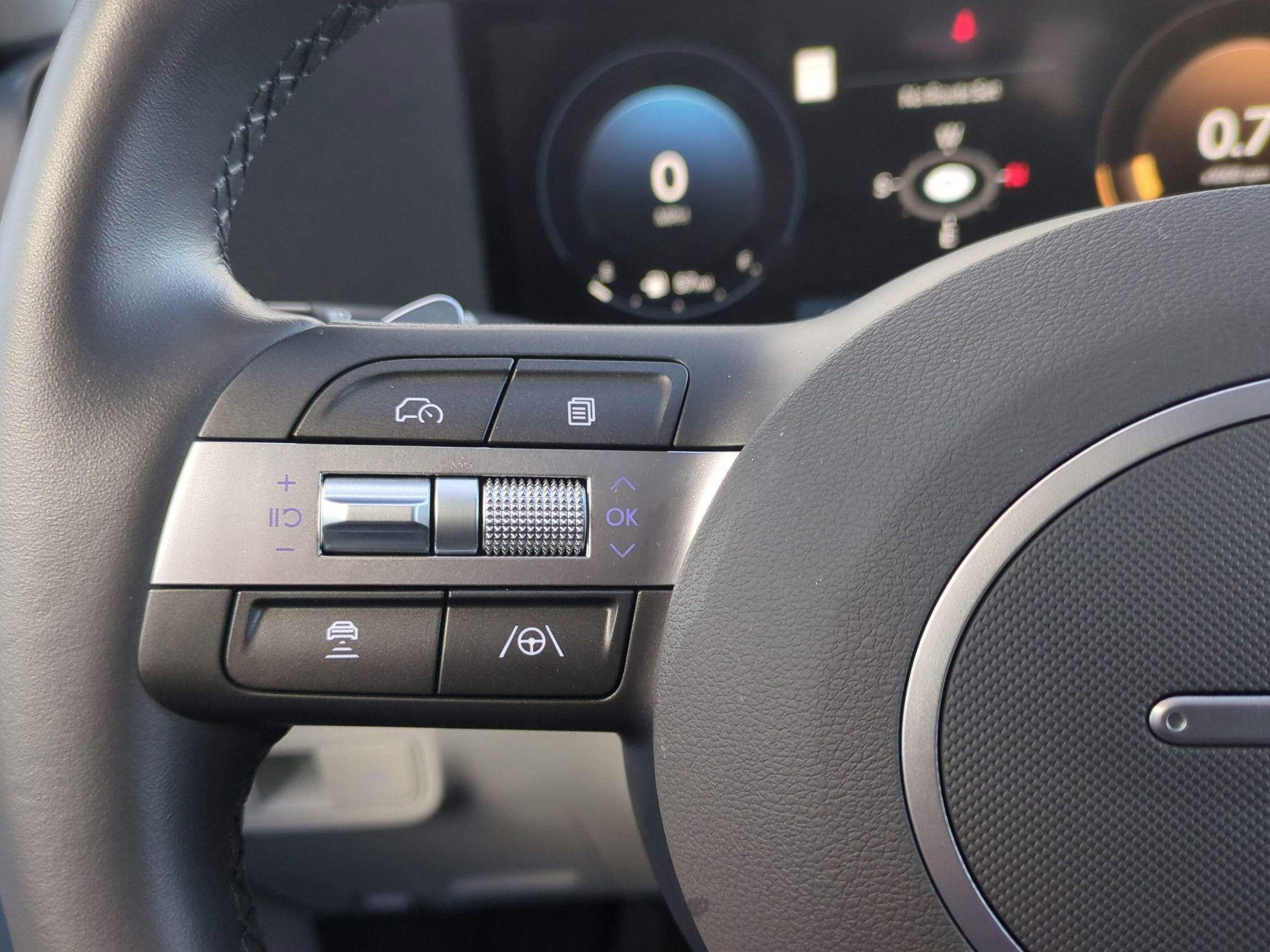 Certified 2025 Hyundai Kona SEL FWD image 24