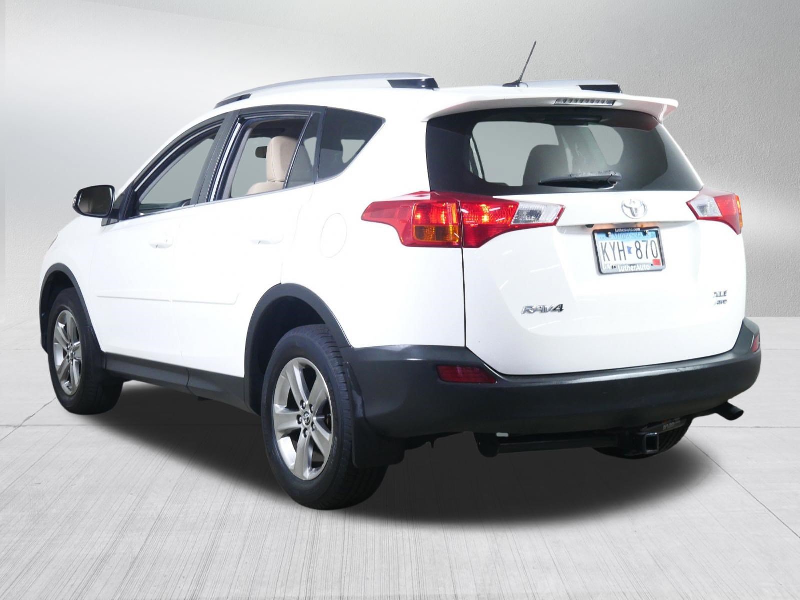 Used 2015 Toyota RAV4 XLE AWD/4WD image 5