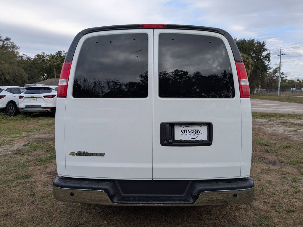 New 2025 Chevrolet Express 3500 LT w/ LT Preferred Equipment Group RWD image 5