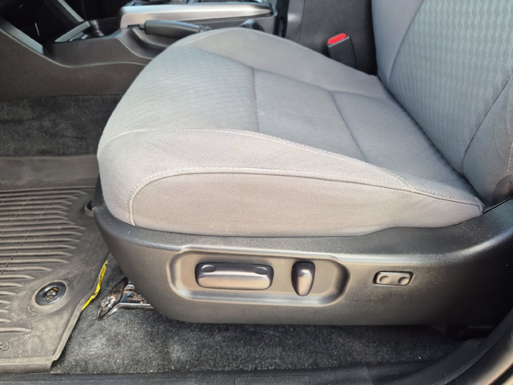 Used 2023 Toyota Tacoma SR5 w/ Technology Package AWD/4WD image 17