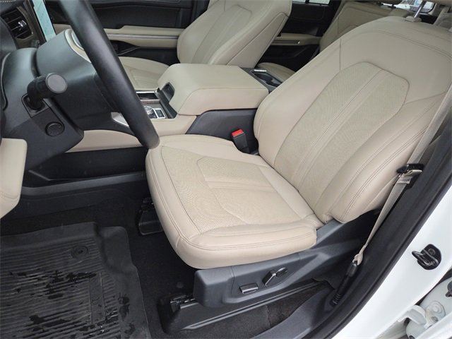 Used 2023 Ford Expedition Limited image 34