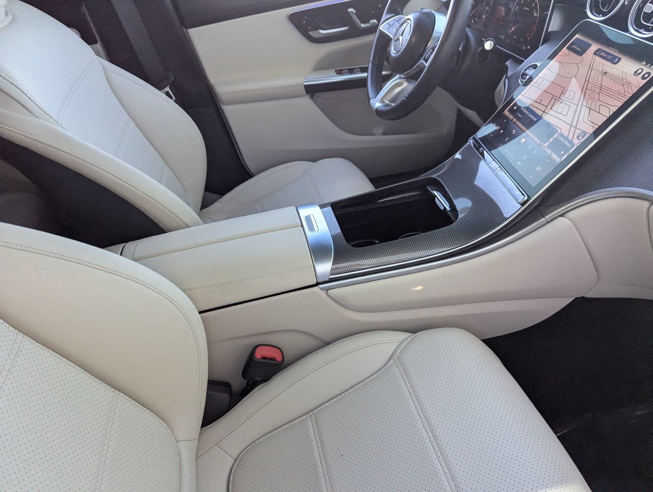 Used 2024 Mercedes-Benz GLC 300 4MATIC image 12