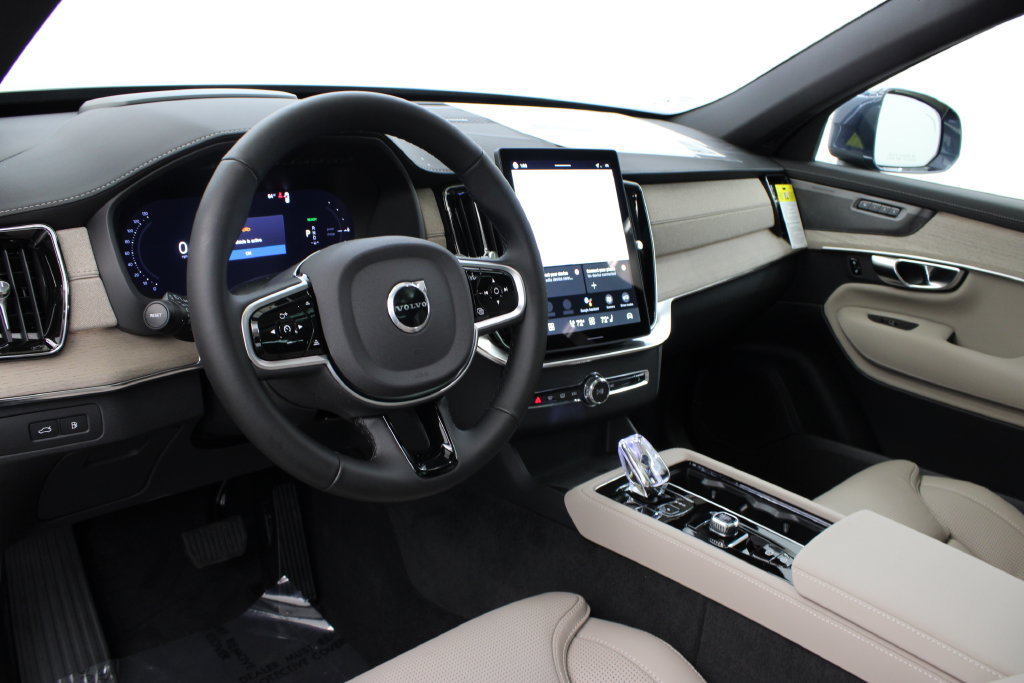 New 2026 Volvo XC90 T8 Ultra w/ Protection Package Premier AWD/4WD image 16