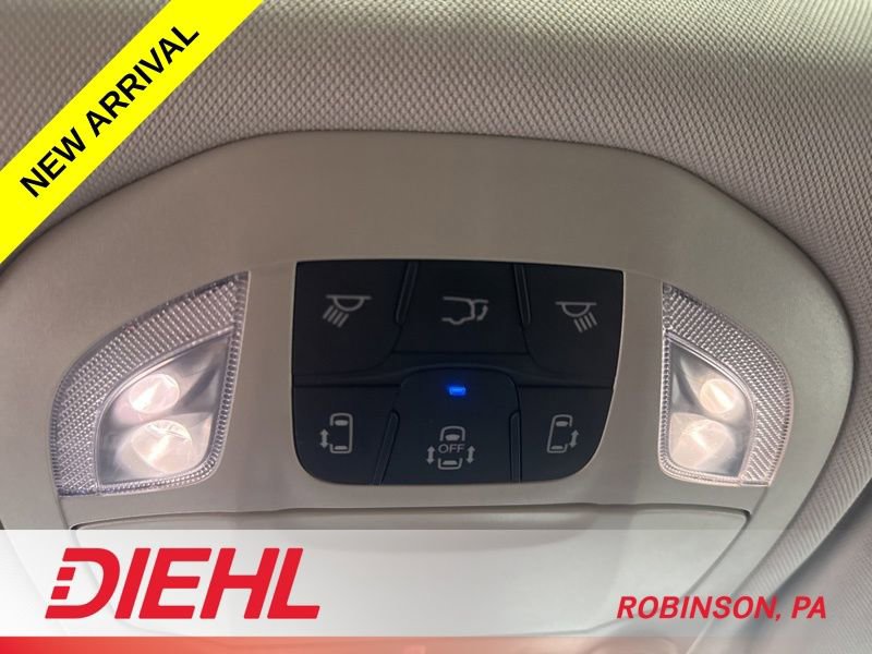 Used 2023 Chrysler Pacifica Limited w/ Uconnect Theater Family Group image 39