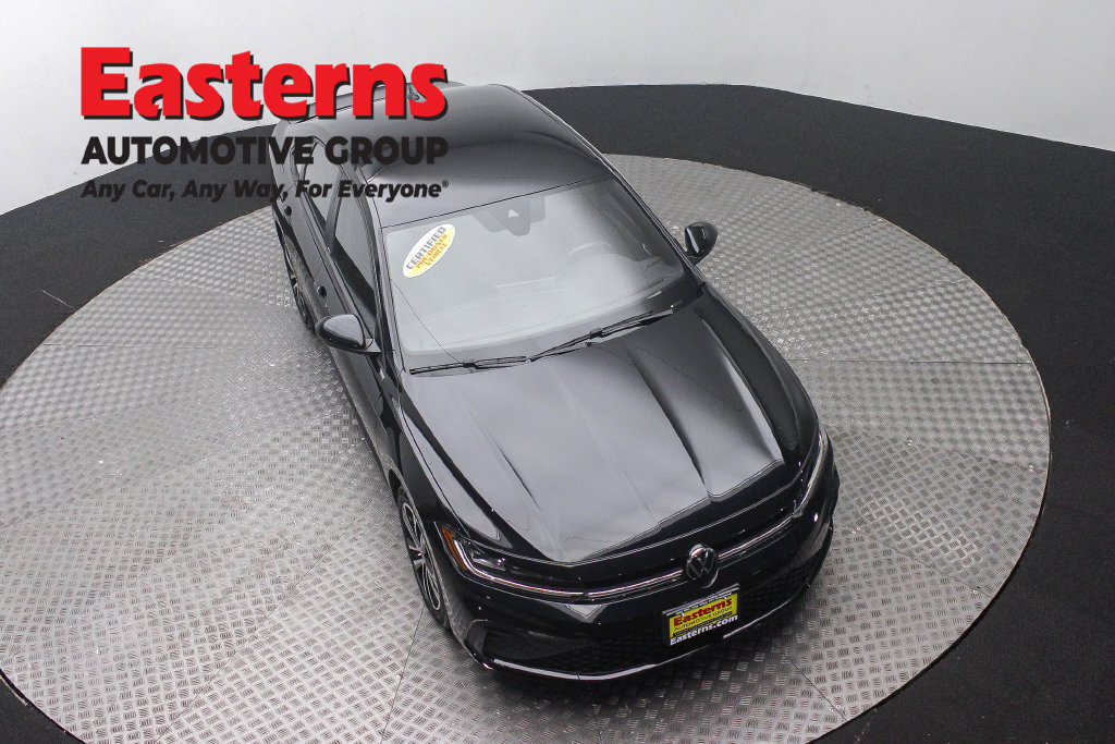 Used 2025 Volkswagen Jetta Sport FWD image 4