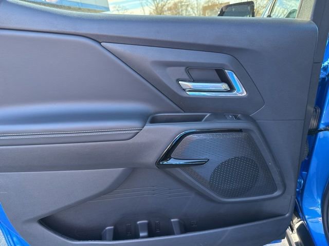 Used 2025 Chevrolet Silverado EV LT AWD/4WD image 15
