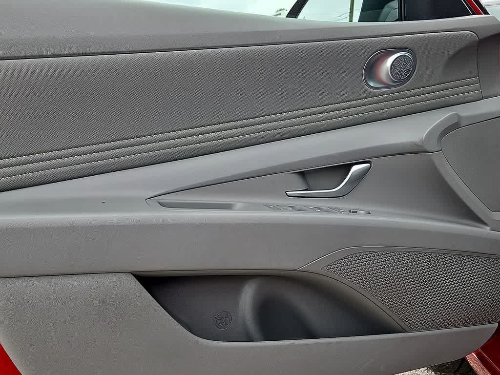 Certified 2025 Hyundai Elantra Sport FWD image 11