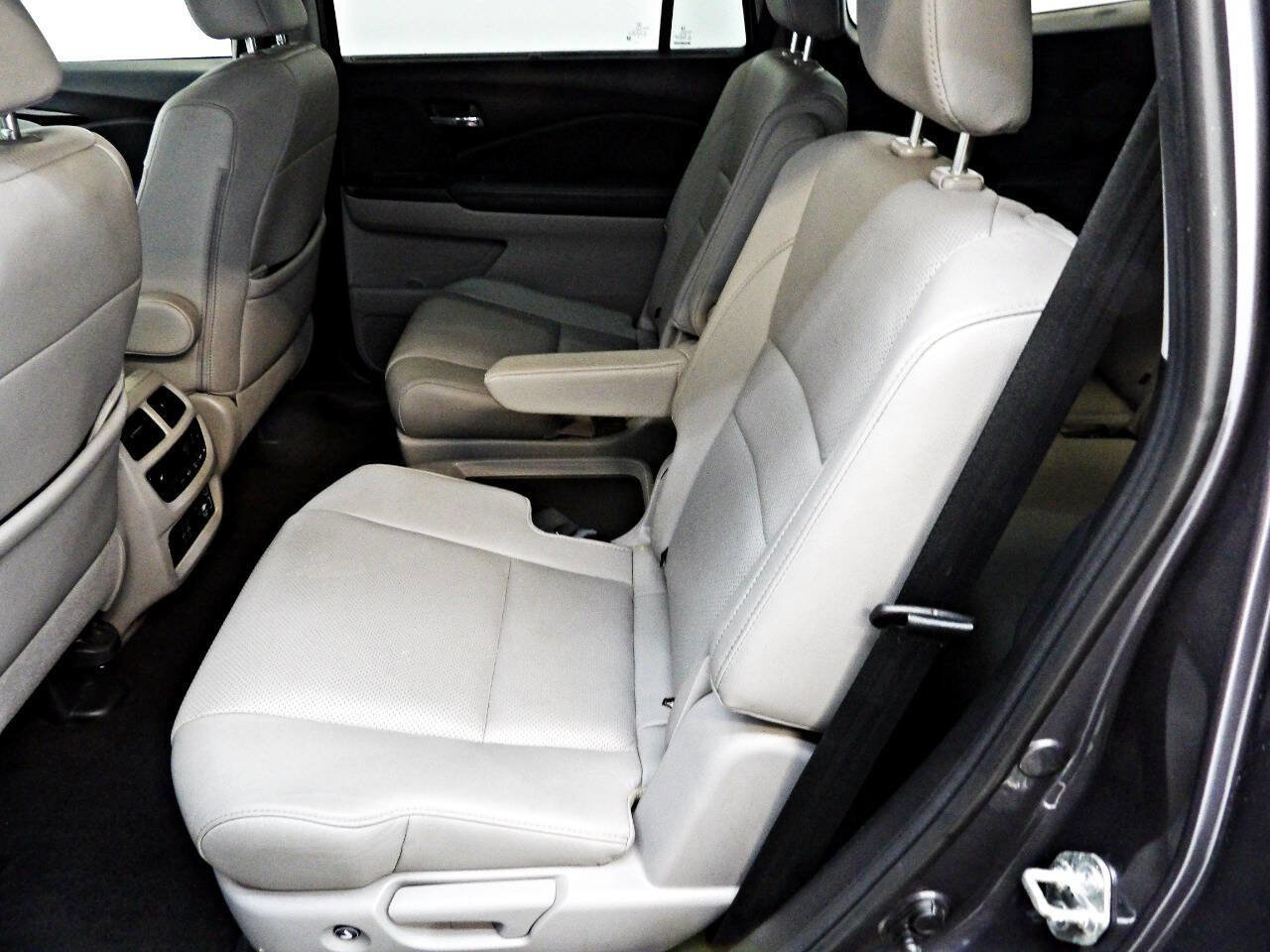 Used 2019 Honda Pilot Elite image 10
