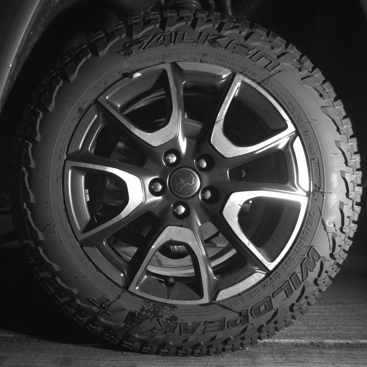 Used 2025 Jeep Compass Trailhawk AWD/4WD image 14