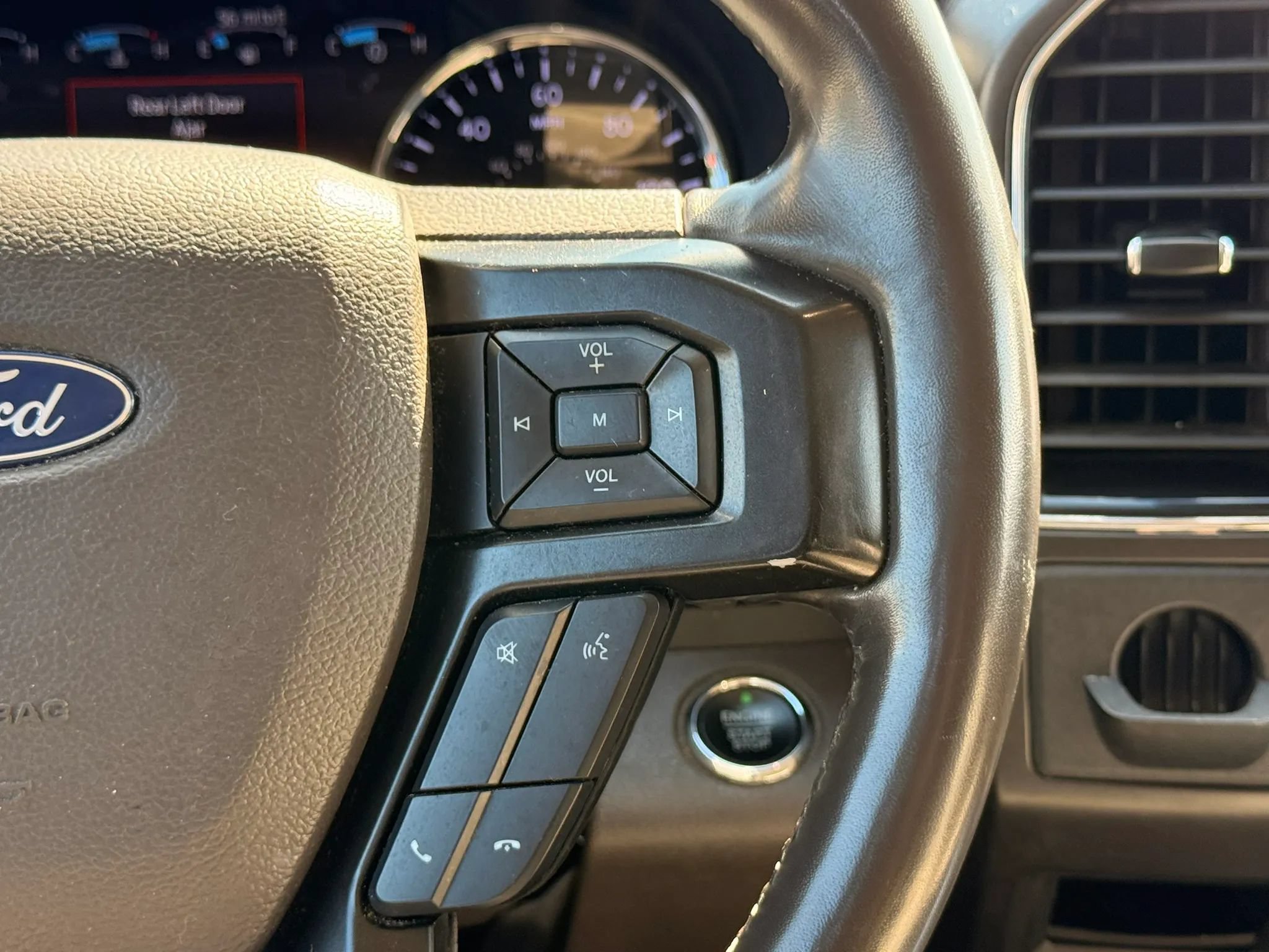 Used 2020 Ford Expedition Max Limited RWD image 24