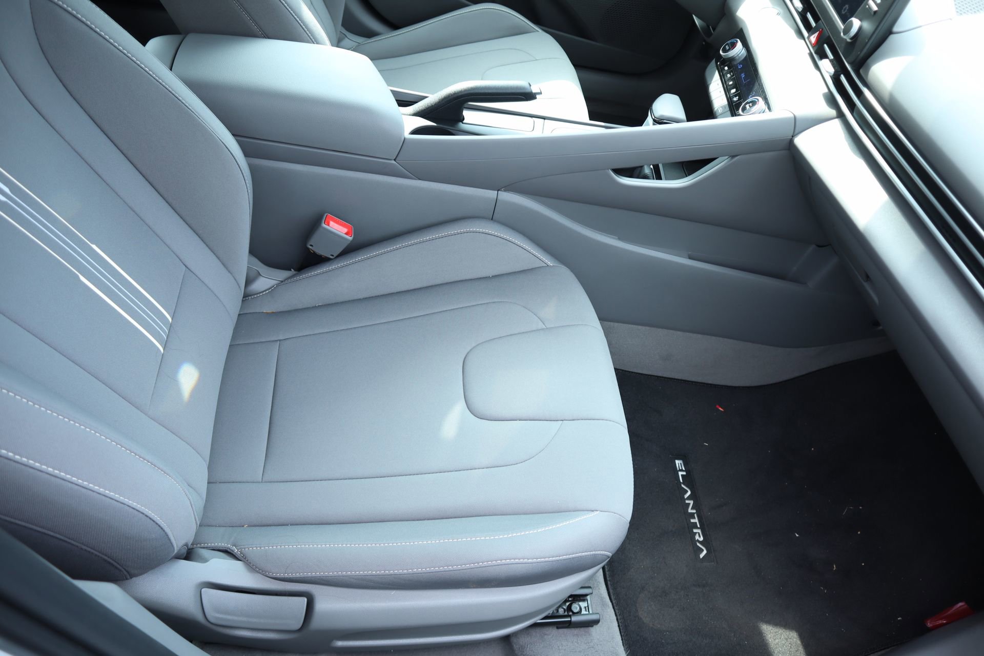 New 2025 Hyundai Elantra Sport w/ Cargo Package image 9