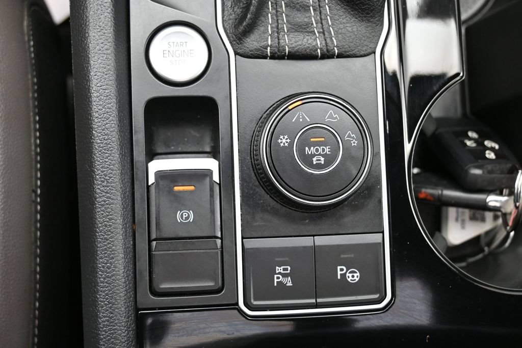 Used 2021 Volkswagen Atlas Cross Sport SEL Premium AWD/4WD image 32