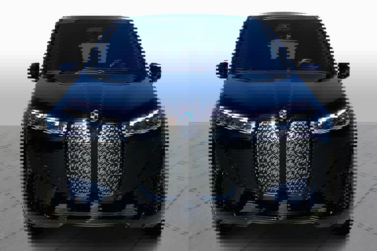 Used 2025 BMW iX M60 image 3