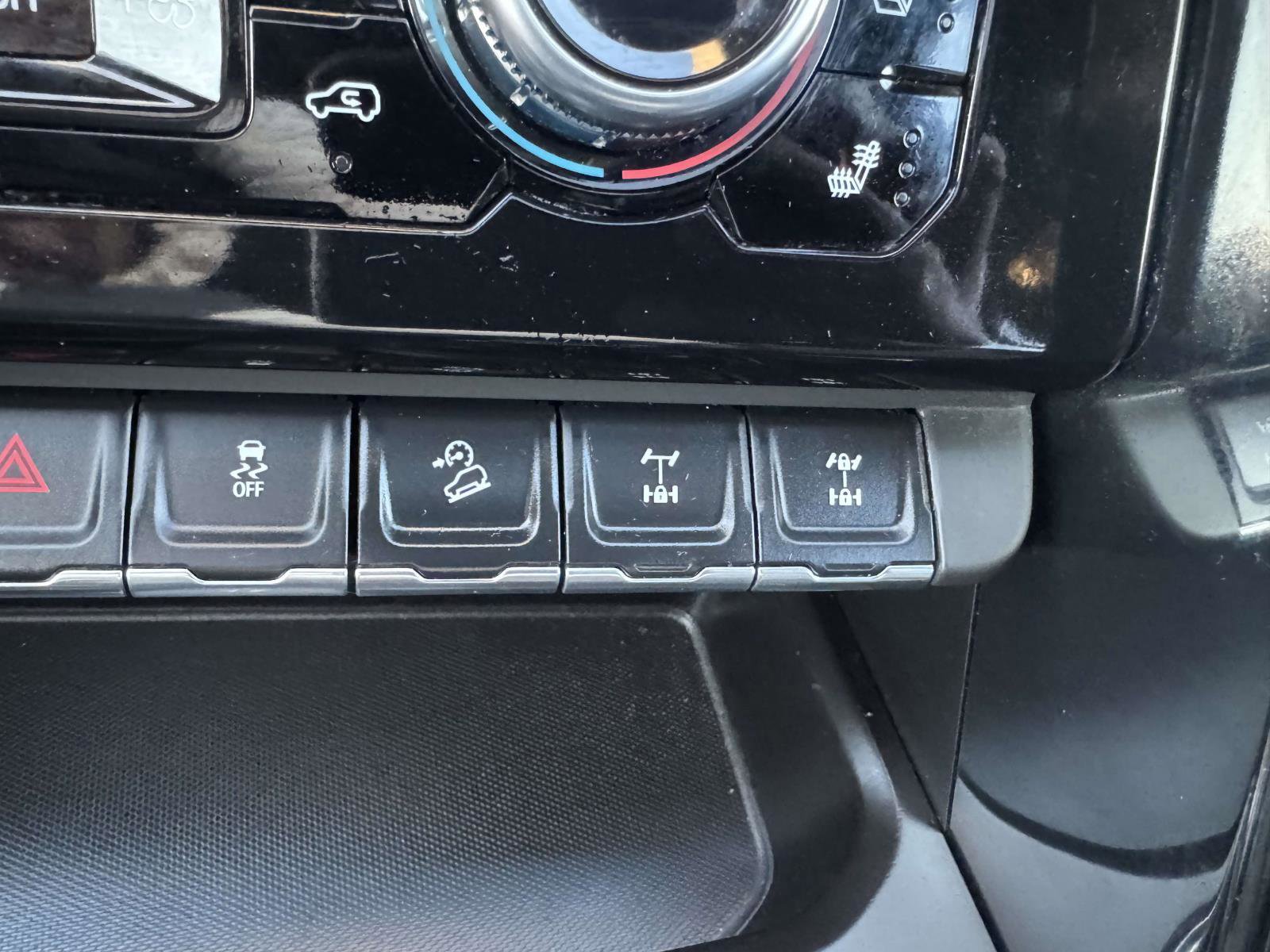 Used 2023 GMC Sierra 1500 AT4X image 40