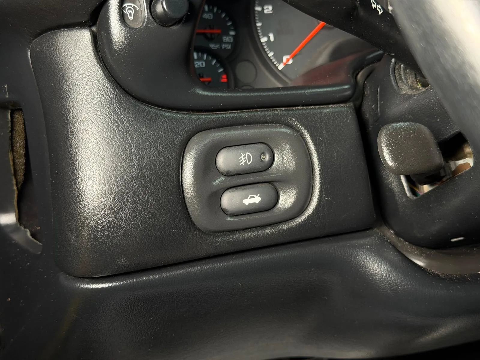 Used 2001 Chevrolet Corvette Convertible w/ Preferred Equipment Group2 RWD image 24