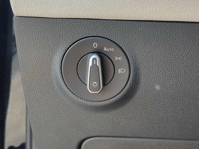 Certified 2025 Volkswagen Taos S FWD image 23