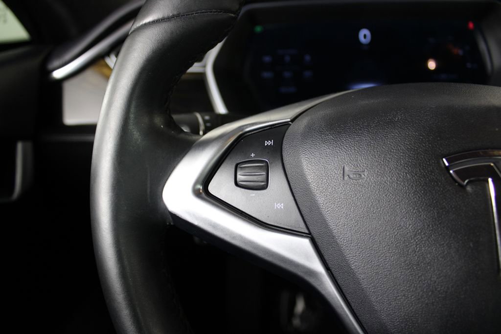 Used 2016 Tesla Model S 70 image 20