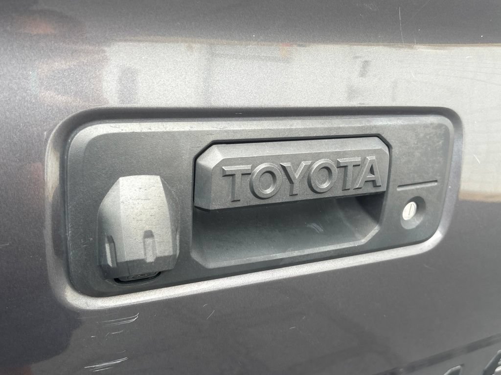 Used 2021 Toyota Tacoma SR5 w/ SR5 Appearance Package (SM) AWD/4WD image 29
