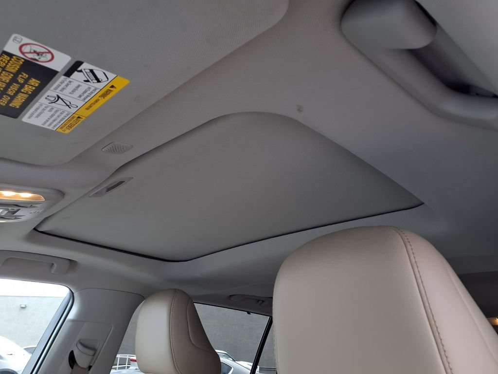 Used 2020 Toyota Highlander Limited FWD image 16