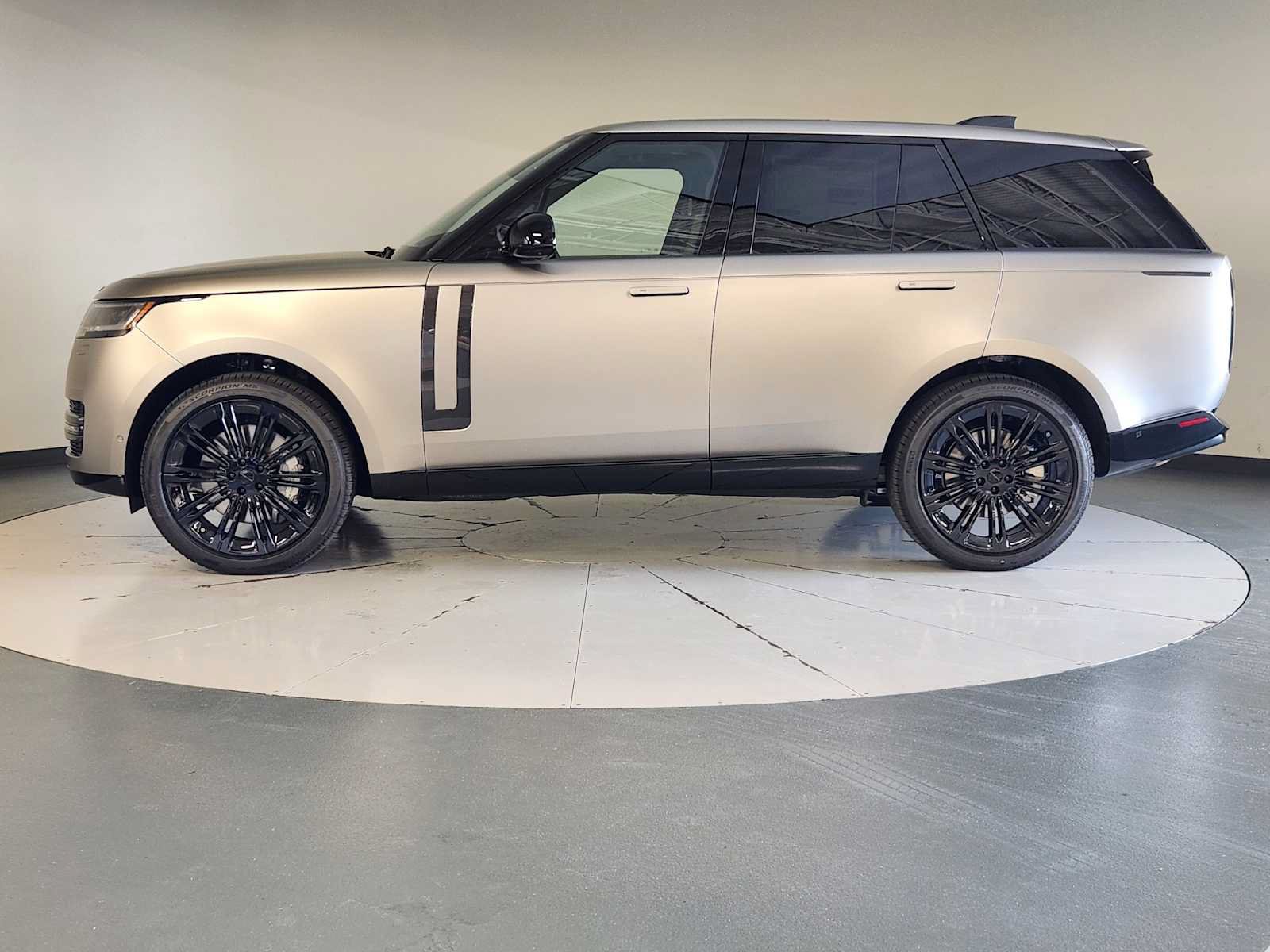 New 2026 Land Rover Range Rover SE AWD/4WD image 5