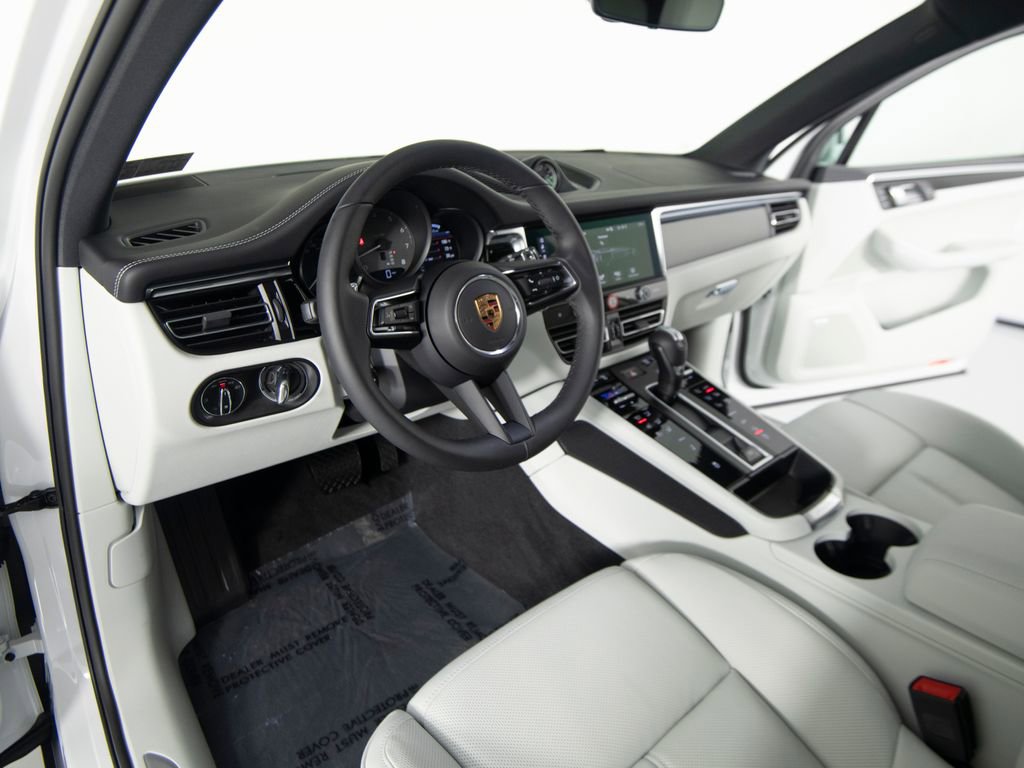 New 2026 Porsche Macan S image 4