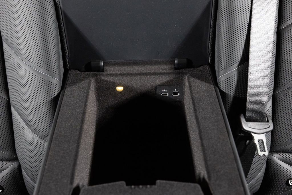 Used 2025 BMW i7 xDrive60 image 31