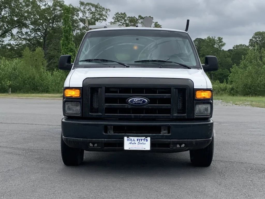 Used 2010 Ford E-250 and Econoline 250 image 2